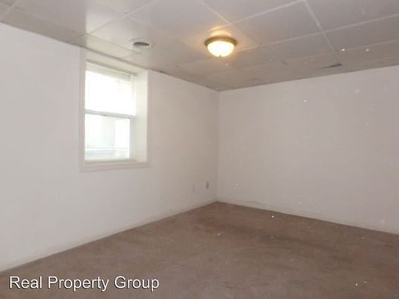 4th image of 210 Hitt St APT 001