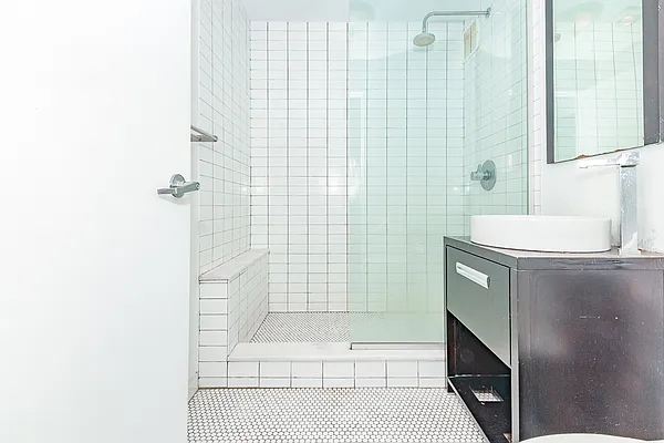 Rented by MySpaceNYC | media 19