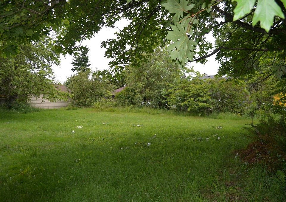 1st image of 2802 62nd Ave NE