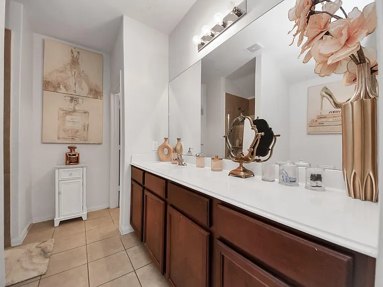 9423 Grand Spark Dr — Photo 24