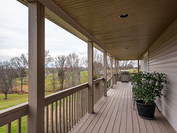 3rd image of 1443 Lakeside Dr