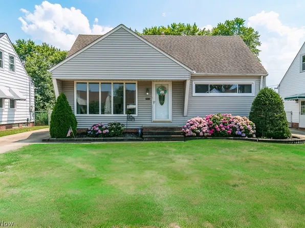 29736 Phillips Ave, Wickliffe, OH 44092