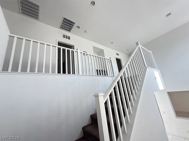 1074 Valley Light Ave — Photo 7