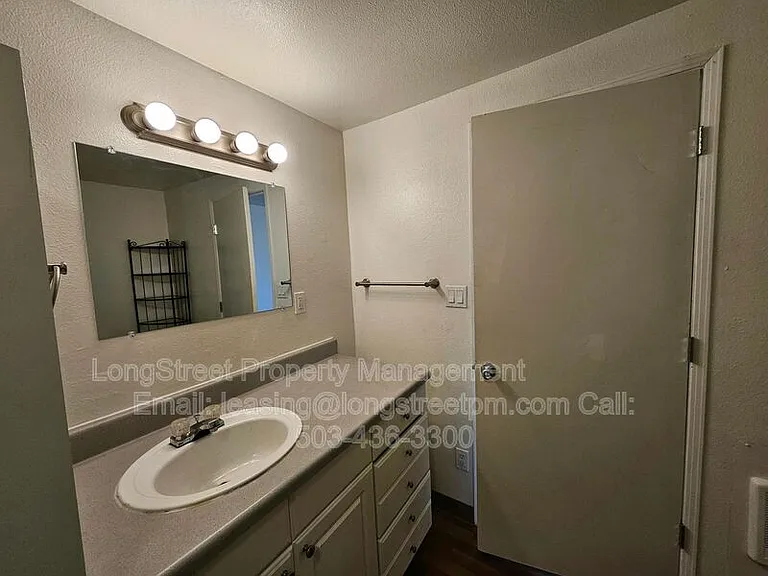 4553 NE 105th Ave #2 — Photo 15