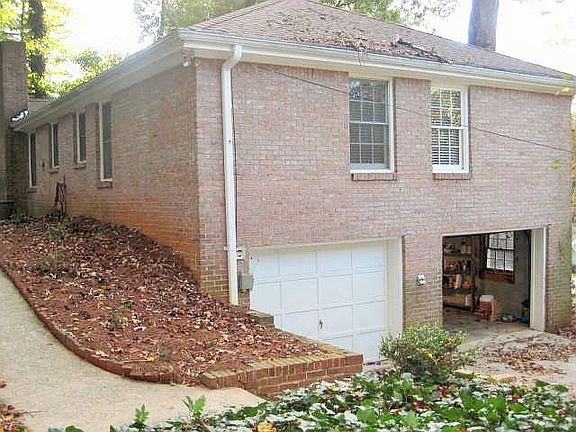 4th image of 891 Foxcroft Trl SE