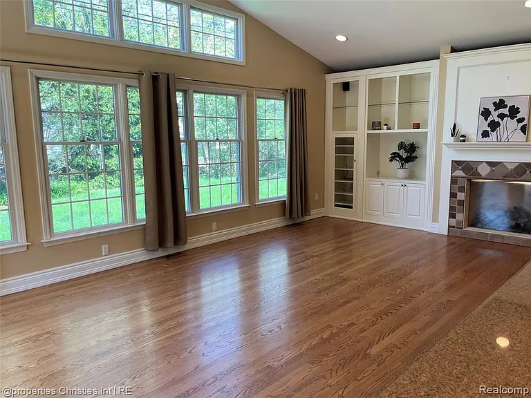 1688 Northlawn Blvd — Photo 11