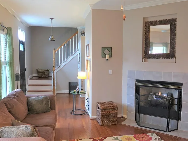 685 Tarrytown Rd — Photo 16