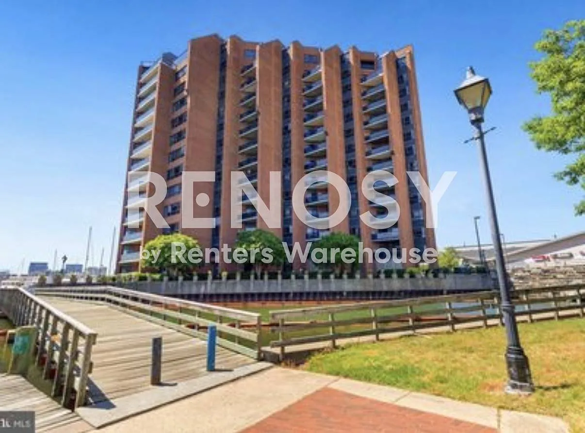 2 Bed / 2 Bath Waterfront Condo — Photo 1