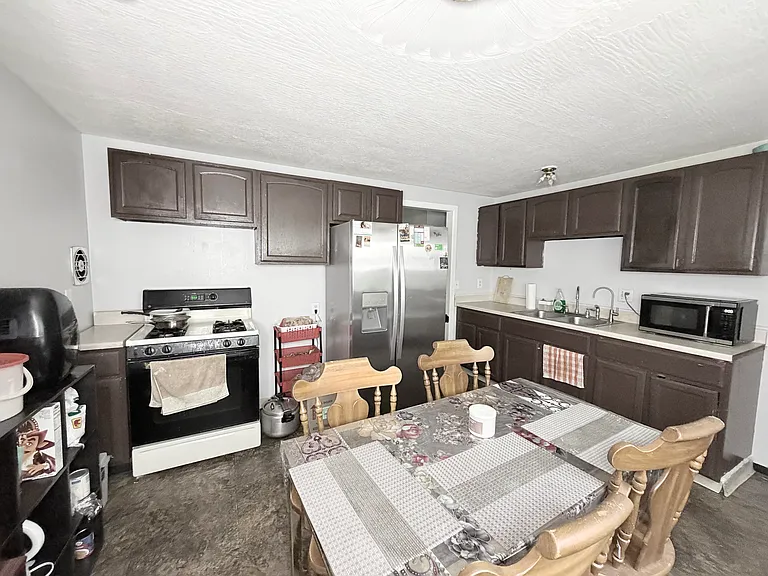 2056 Brookfield Rd — Photo 6