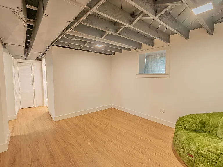 2227 N Nordica Ave — Photo 33