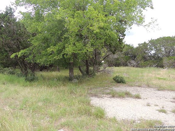 5th image of 587 Inglewood Dr