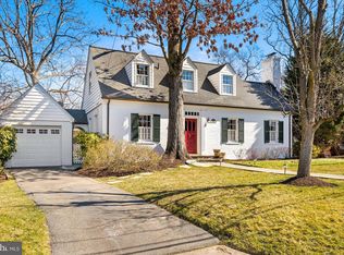 1217 S Oakcrest Rd, Arlington, VA 22202