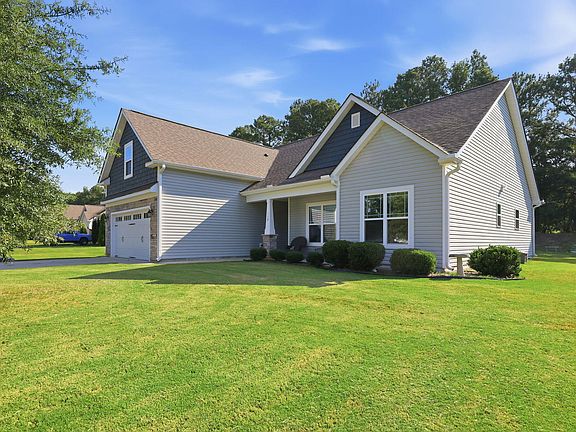 4th image of 110 White Ash Ln