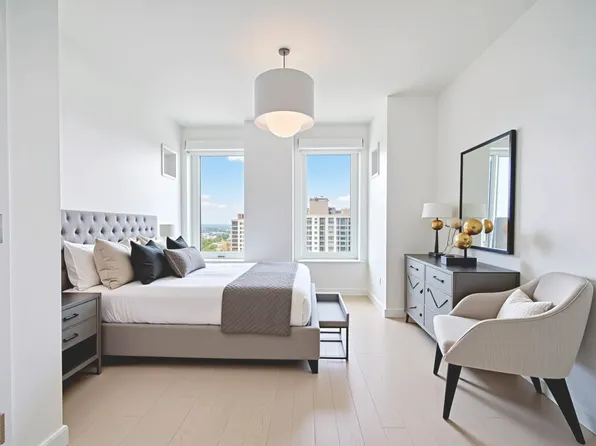 147-40 Archer Avenue image 5 of 17