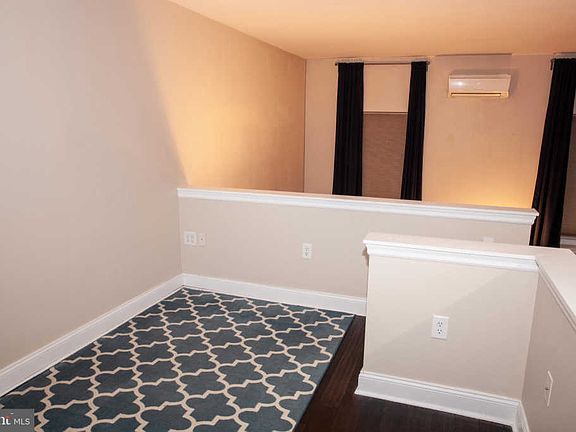 4th image of 1832 Green St E