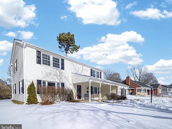 3rd image of 2706 Bartlett Ln