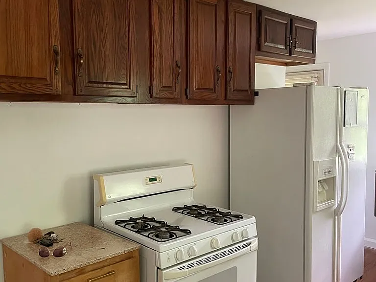 1012 Aspen Rd — Photo 3