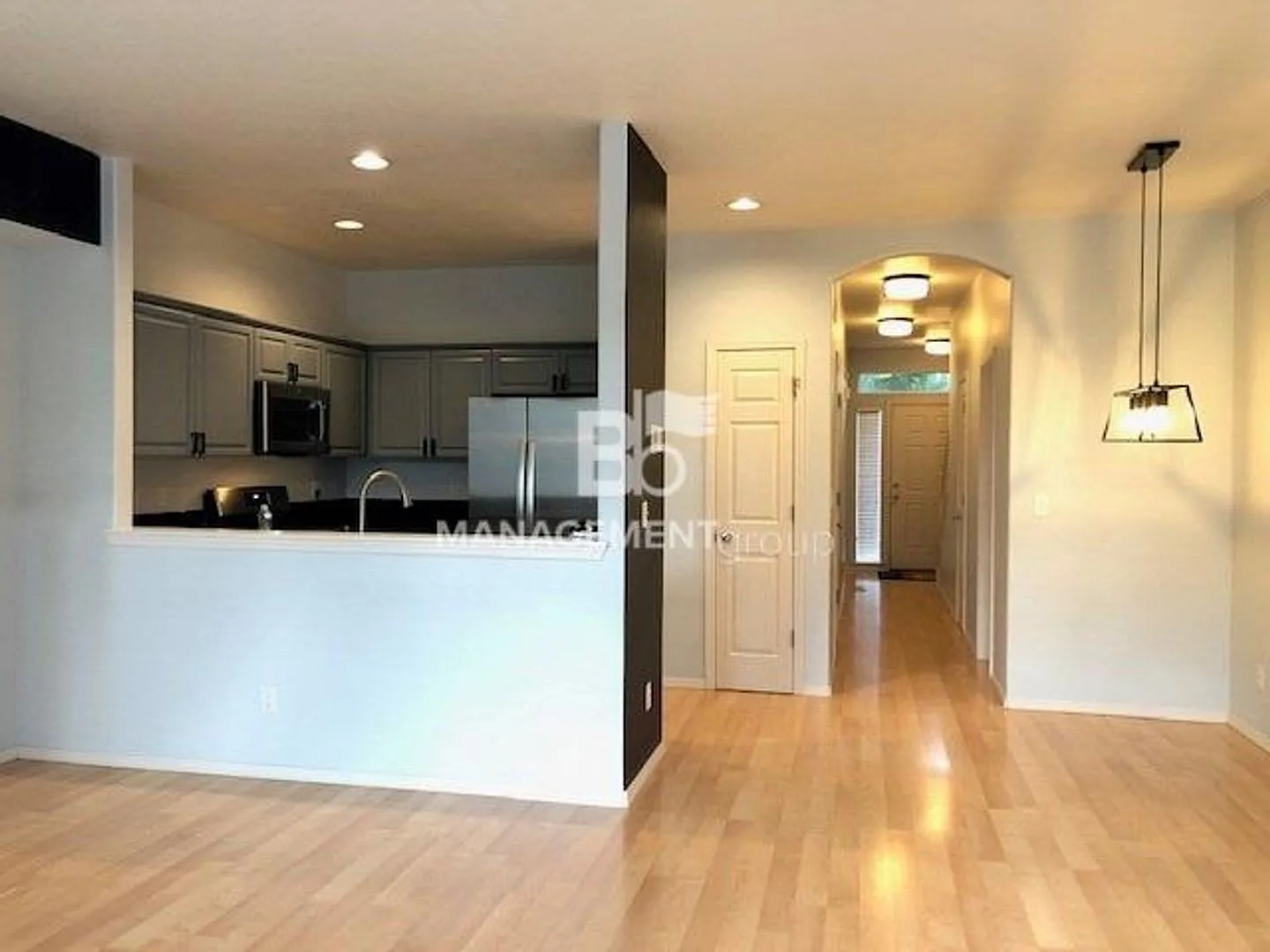Updated Beaverton Townhome Close to Nike! Private Yard/Patio — Photo 3