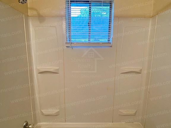4th image of 1918 Ivy St #14806396
