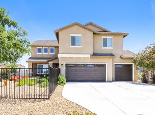 13725 Polk Ct, Oak Hills, CA 92344