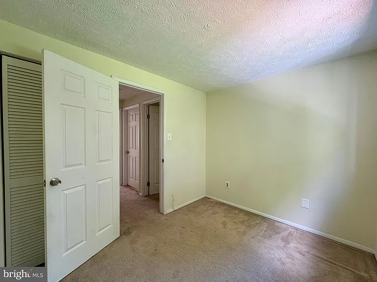 8112 Parkdale Ct — Photo 21