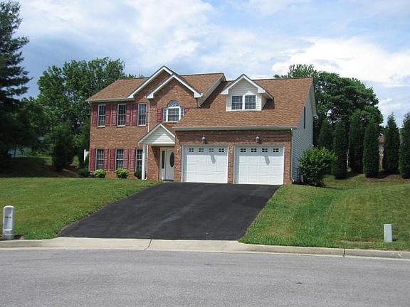 2nd image of 707 Bradford Cir