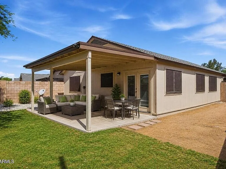 2901 W Irma Ln — Photo 15