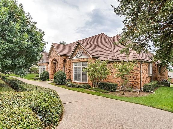 2nd image of 1403 Cottonwood Valley Cir S