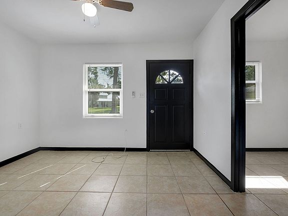 4th image of 738 Parklawn Ct