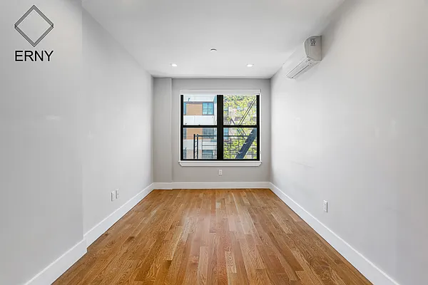 Rented by ERNY LLC | media 18