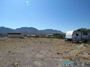 3 Seco Creek Rd, Caballo, NM 87931