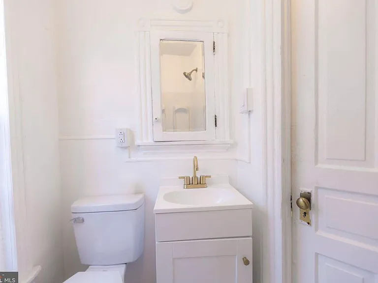 1017 Washington St #2 — Photo 5