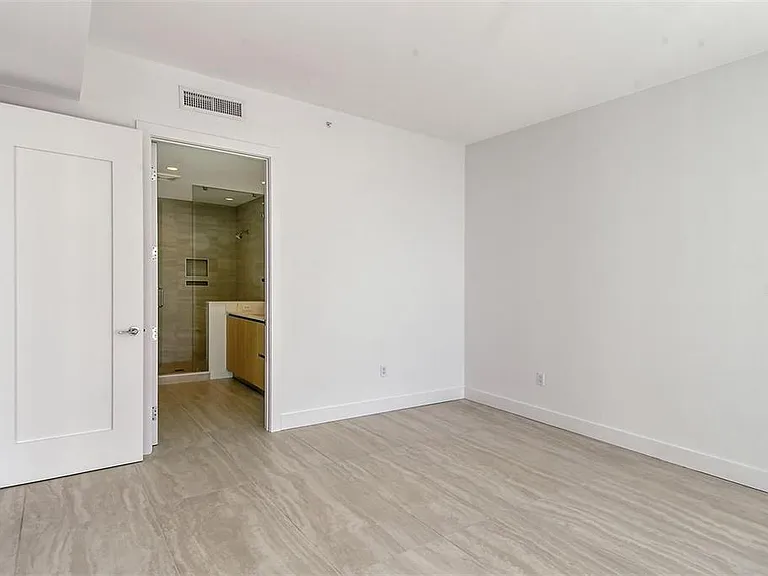 301 Quay Cmns #1011 — Photo 23