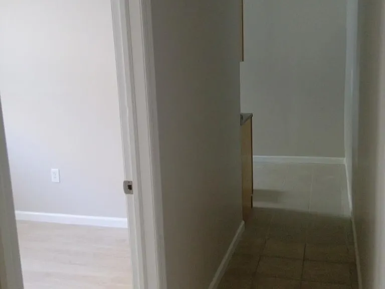 432 Ashley St — Photo 17