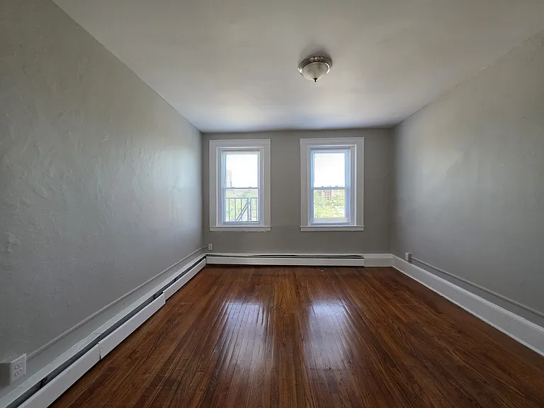 701 Howard Ave #4B — Photo 6