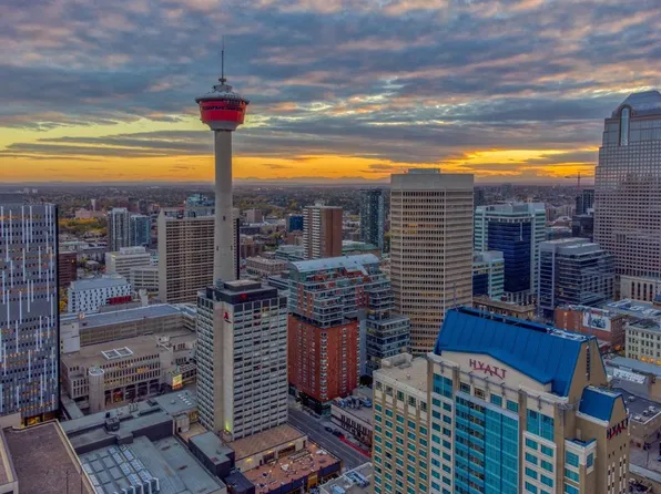 108 S 9th Ave SW #1801, Calgary, AB T2P 0S9
