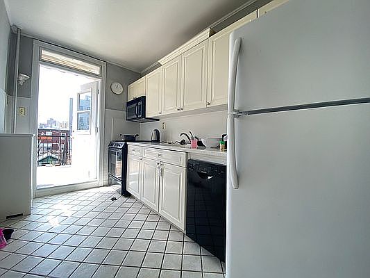 2nd image of 2352 31st Ave #3