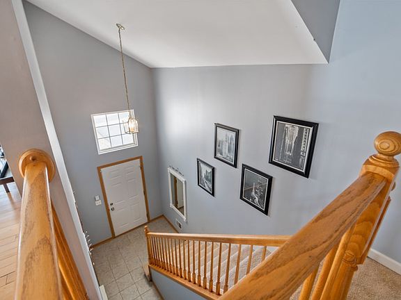 4th image of 156 Schneider Ct