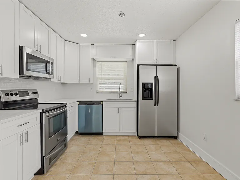 10313 Chalmer St #10315 — Photo 10