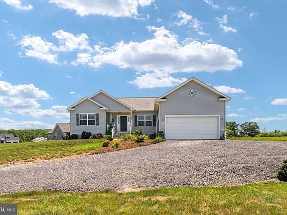 2nd image of 15704 Lake Lea Ct