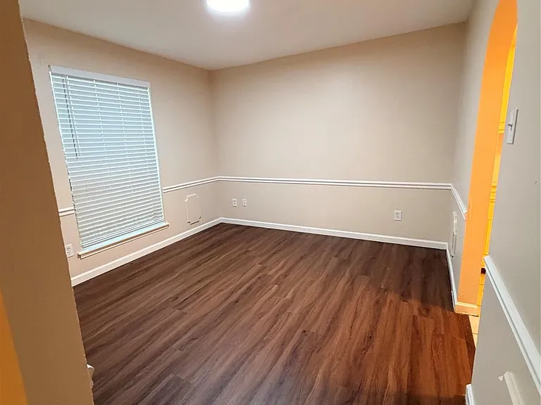 120 Texas Ave — Photo 5