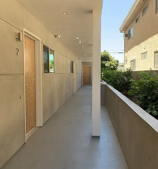 1721 Granville Ave #2 — Photo 3