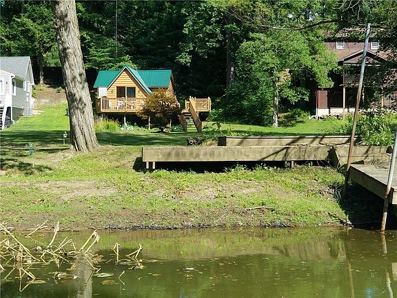 2nd image of 106 Creekview Dr
