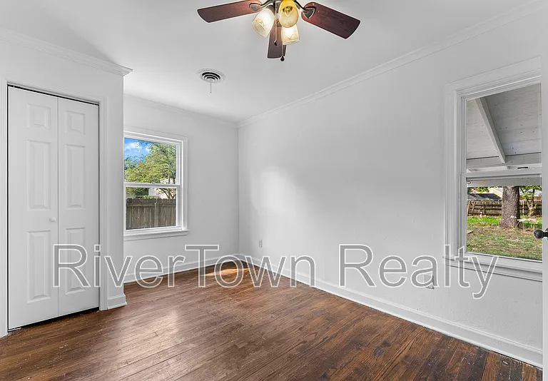 810 Indian Dr — Photo 12