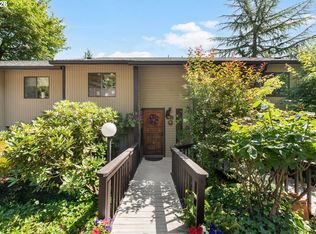 2812 Treetop Ln, West Linn, OR 97068