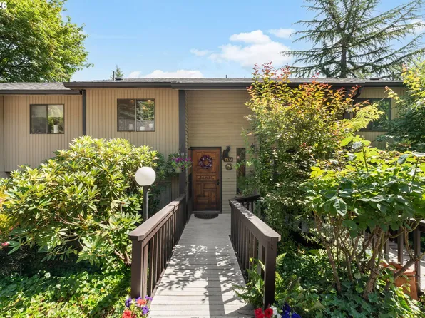 2812 Treetop Ln, West Linn, OR 97068