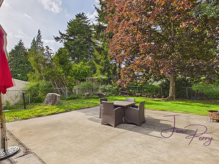 2274 Thornton St — Photo 14