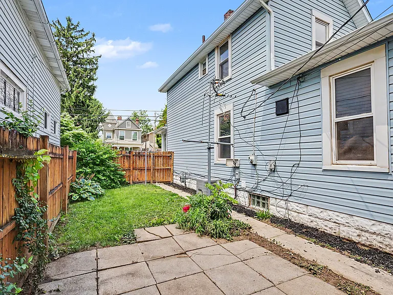 1756 Bruck St — Photo 25
