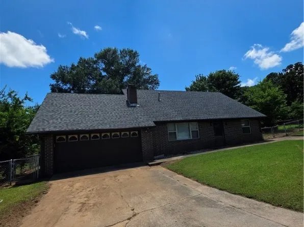 121 Woodbine Ave, Poteau, OK 74953