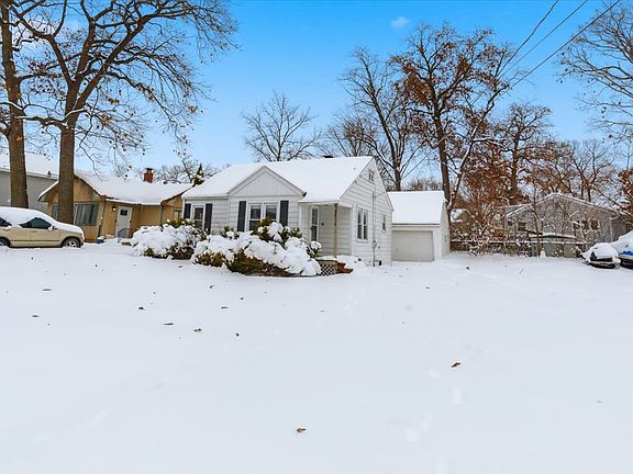 3rd image of 33759 N Lake Shore Dr